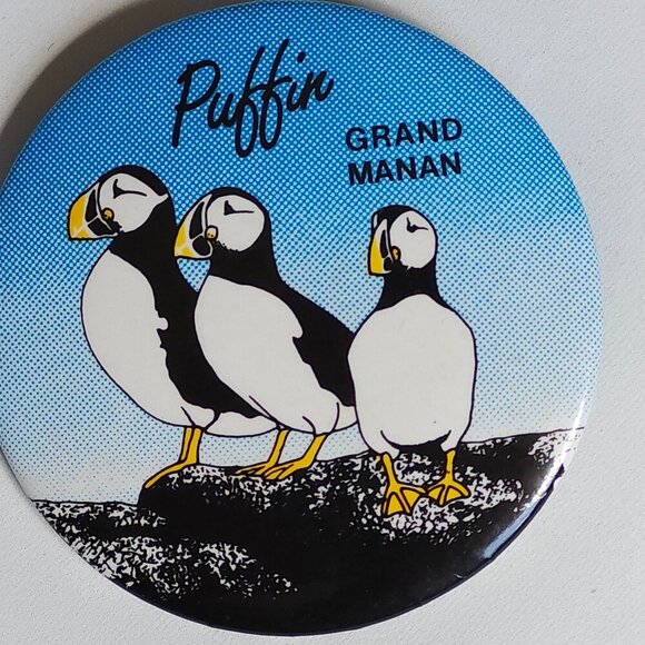 VINTAGE WATER BIRD PIN BUTTON LOT LOON PUFFIN Grand Manan New Brunswick - Picture 2 of 4